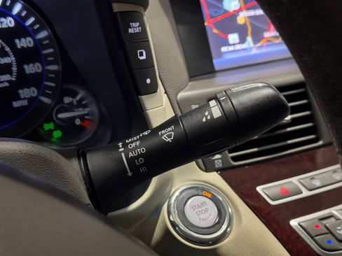 Used 2016 INFINITI Q70 3.7 image 23