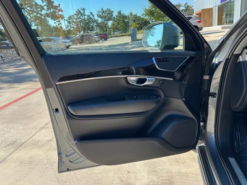 Used 2018 Volvo XC90 T5 Momentum w/ Convenience Package image 22