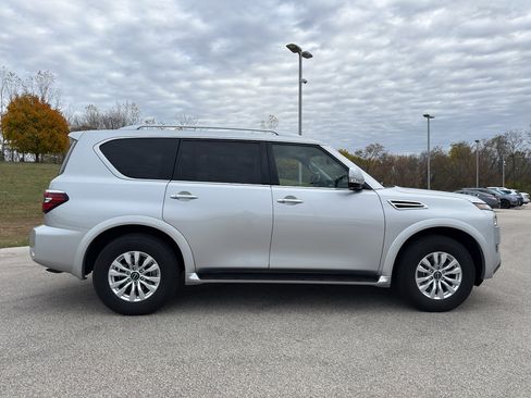 Used 2024 Nissan Armada SV image 4