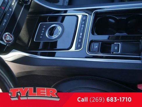 Used 2017 Jaguar XF Premium AWD/4WD image 34