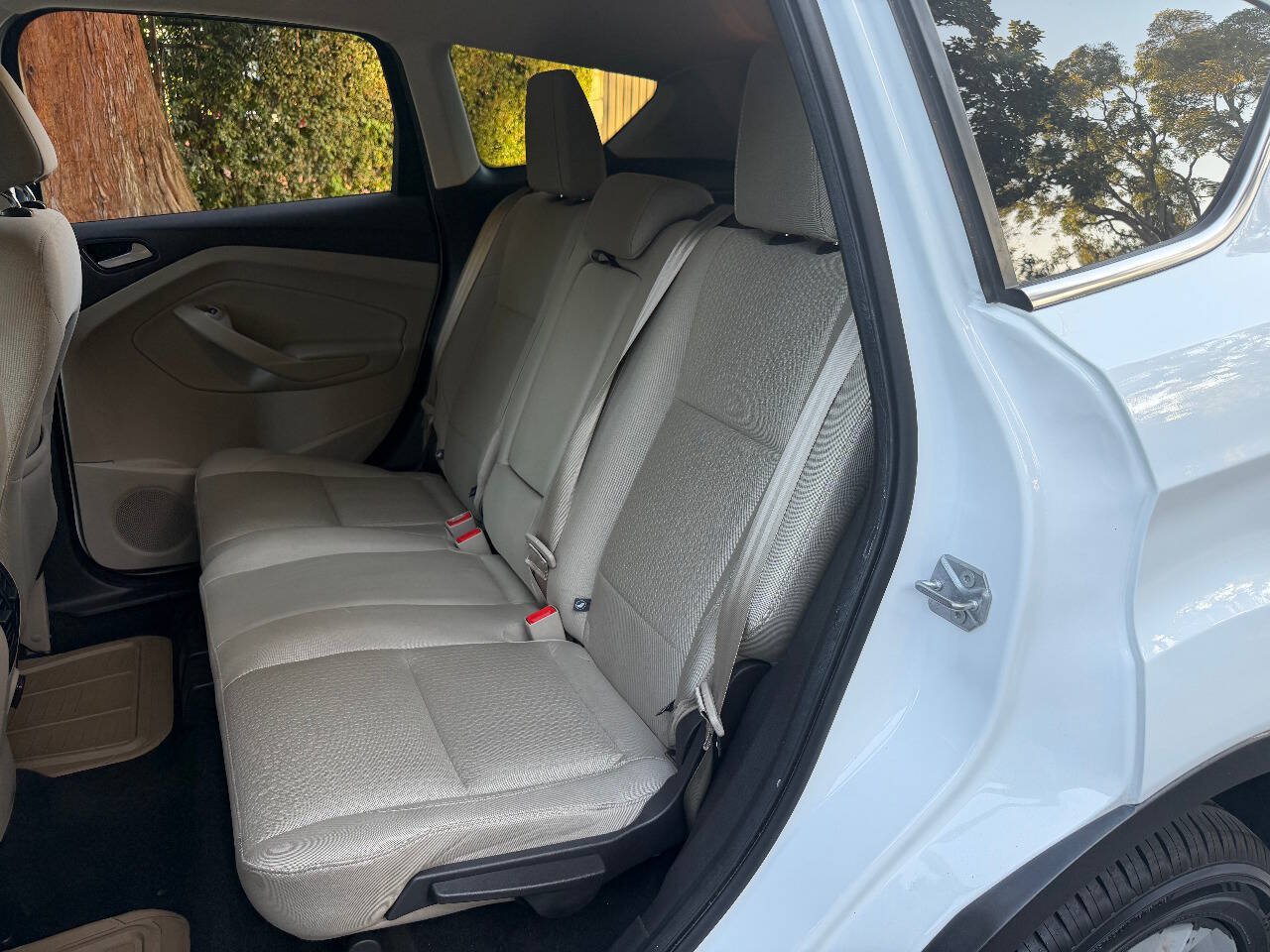 Used 2017 Ford Escape SE AWD/4WD image 18
