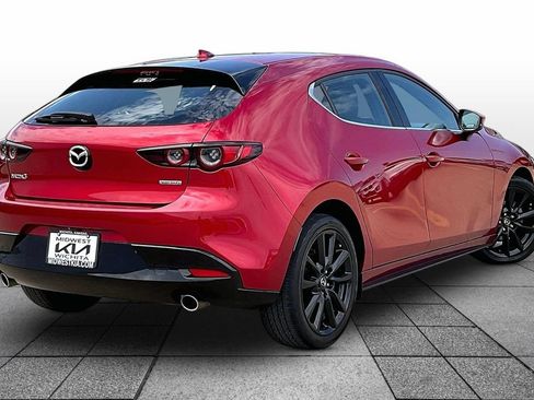 Used 2020 MAZDA MAZDA3 Hatchback w/ Premium Package FWD image 13