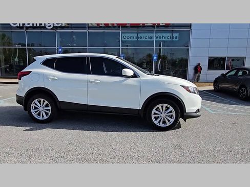 Used 2018 Nissan Rogue Sport S w/ S Appearance Package image 37