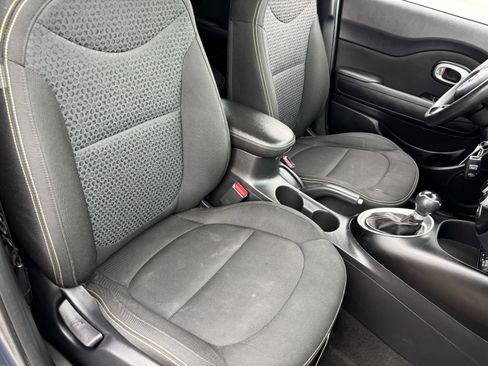 Used 2015 Kia Soul + FWD image 11