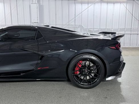 Used 2024 Chevrolet Corvette Z06 w/ Stealth Interior Trim Package RWD image 63