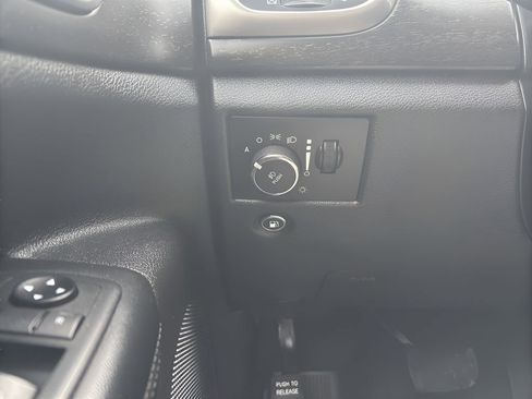 Used 2018 Jeep Grand Cherokee Laredo image 21