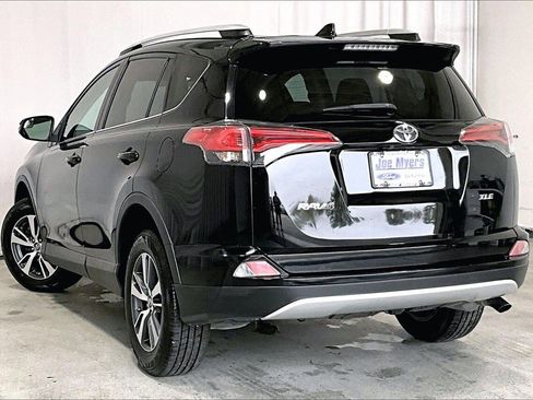 Used 2016 Toyota RAV4 XLE image 10
