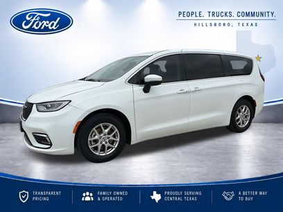 Used 2023 Chrysler Pacifica Touring-L