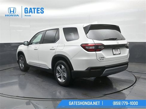 New 2025 Honda Pilot EX-L image 8