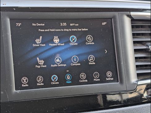 Used 2020 Chrysler Pacifica Touring-L FWD image 13
