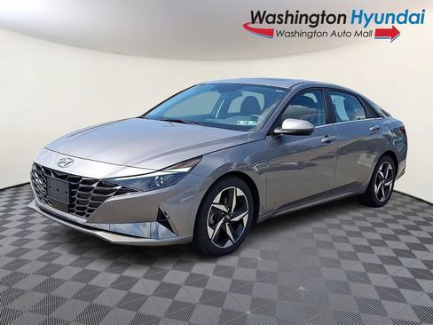 Used 2021 Hyundai Elantra SEL w/ Convenience + Premium Package FWD image 3