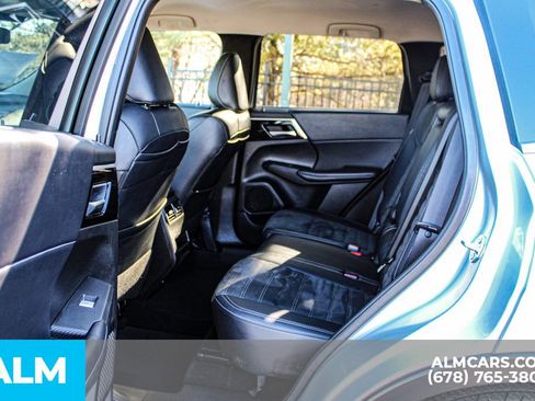 Used 2024 Mitsubishi Outlander SE image 18