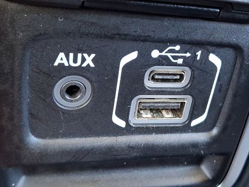 Certified 2021 Jeep Wrangler Unlimited Sahara image 24