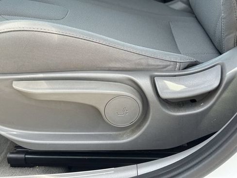 Used 2021 Hyundai Elantra SE FWD image 23
