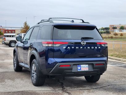 New 2025 Nissan Pathfinder SV