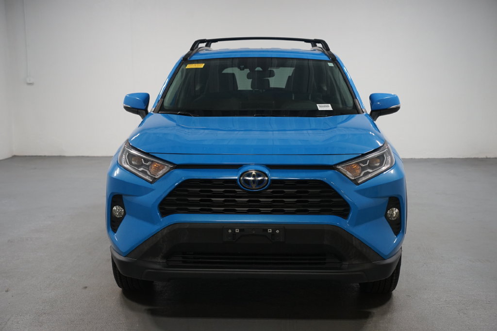 Used 2021 Toyota RAV4 XLE w/ XLE Grade Weather Package AWD/4WD image 2