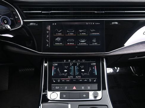 Used 2020 Audi Q8 Premium Plus w/ Premium Plus Package AWD/4WD image 29