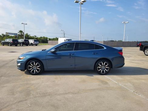 Used 2025 Chevrolet Malibu RS FWD image 2
