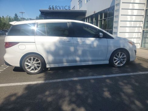 Used 2014 MAZDA MAZDA5 Grand Touring FWD image 4