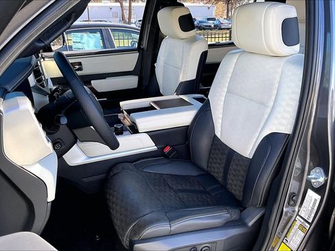 Used 2023 Toyota Sequoia Capstone image 7