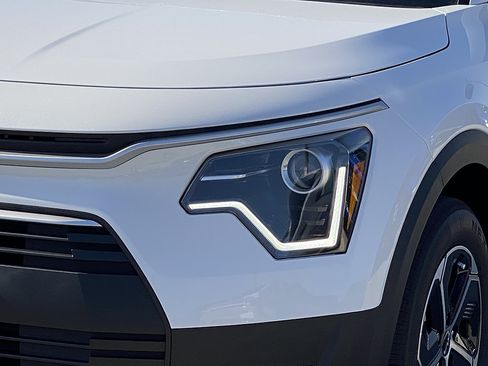 New 2026 Kia Niro LX FWD image 6