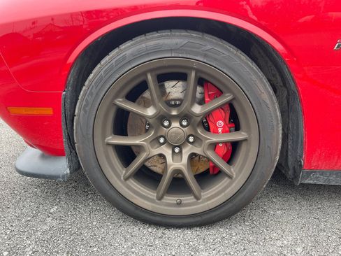 Used 2017 Dodge Challenger SRT w/ Technology Group image 30