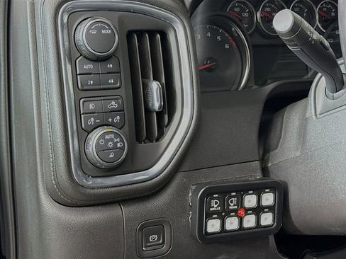 Used 2020 Chevrolet Silverado 1500 LT Trail Boss image 12