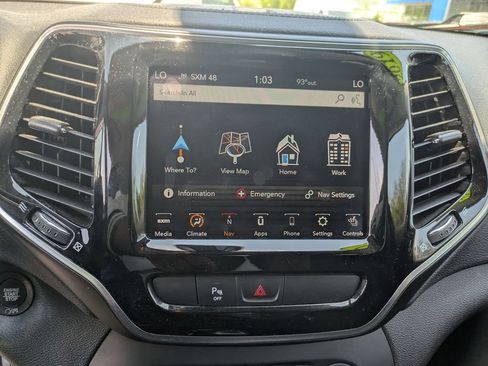 Used 2019 Jeep Cherokee Limited AWD/4WD image 17