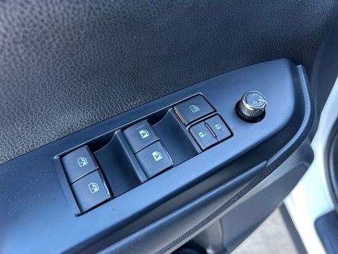 Used 2019 Toyota Highlander XLE image 24