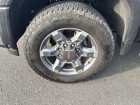 Used 2025 GMC Sierra 2500 SLE w/ SLE Value Package; image 11