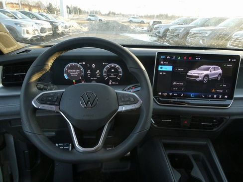 New 2026 Volkswagen Tiguan SE R-Line AWD/4WD image 23