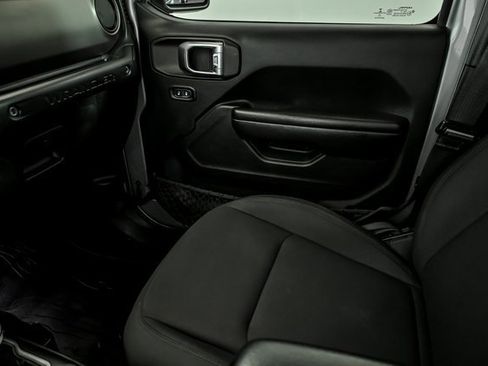 Used 2018 Jeep Wrangler Unlimited Sport S image 26