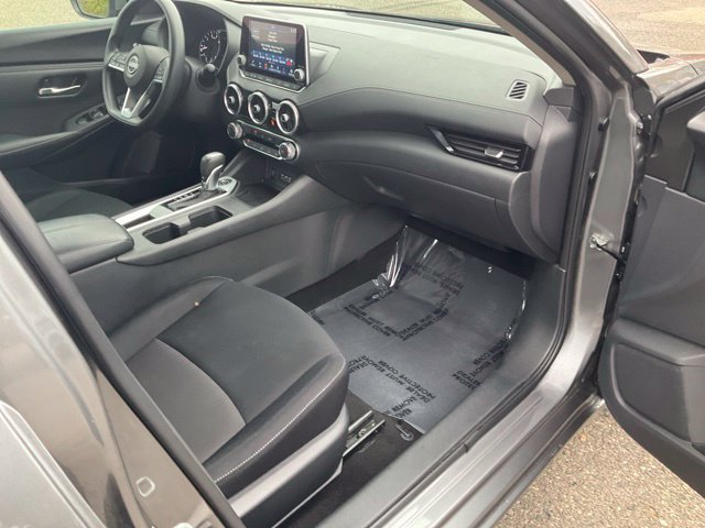 Used 2024 Nissan Sentra SV FWD image 13