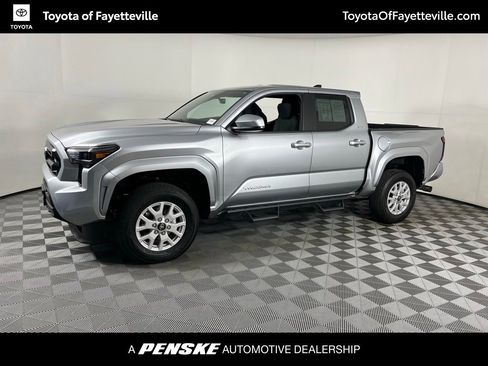 Certified 2025 Toyota Tacoma SR5 AWD/4WD image 2