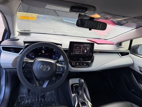 Used 2022 Toyota Corolla LE image 13