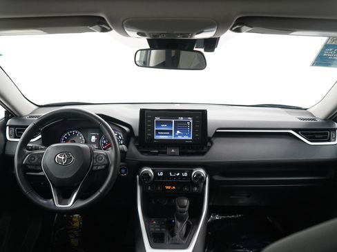 Used 2020 Toyota RAV4 XLE w/ Convenience Package image 13