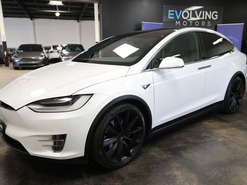 Used 2020 Tesla Model X Long Range AWD/4WD image 6