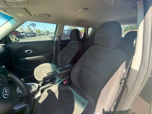 Used 2016 Kia Soul FWD image 15
