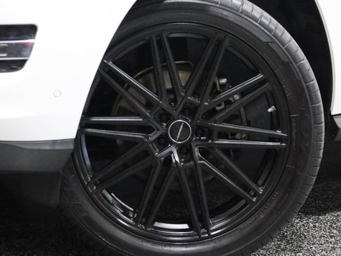 Used 2016 Mercedes-Benz GL 450 4MATIC w/ Premium I Package image 22