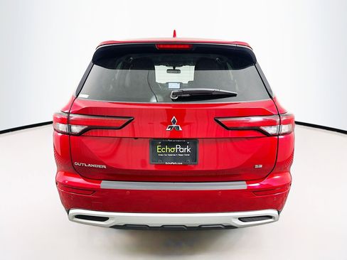 Used 2024 Mitsubishi Outlander SE image 7