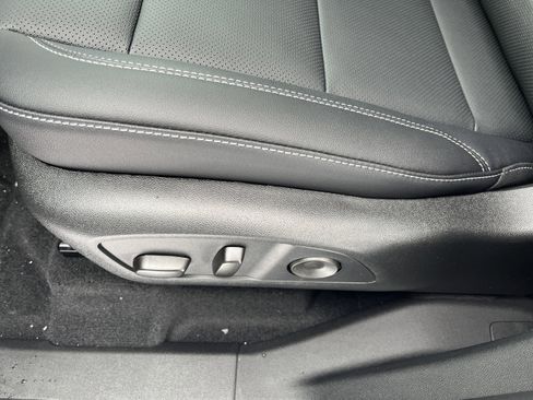 New 2026 Chevrolet Traverse LT image 16