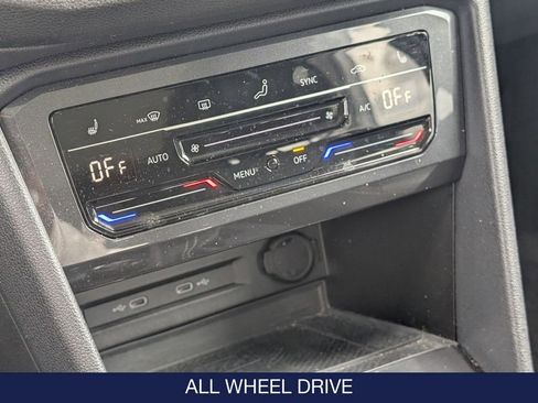 Used 2023 Volkswagen Tiguan SE image 27