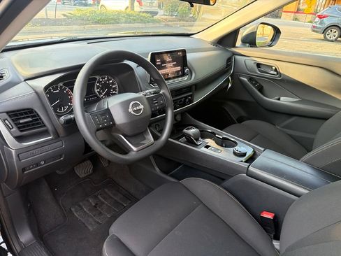 Used 2025 Nissan Rogue S AWD/4WD image 7