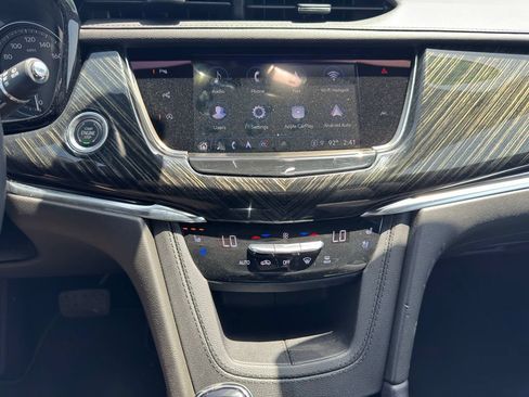Used 2023 Cadillac XT6 Premium Luxury w/ Technology Package AWD/4WD image 12