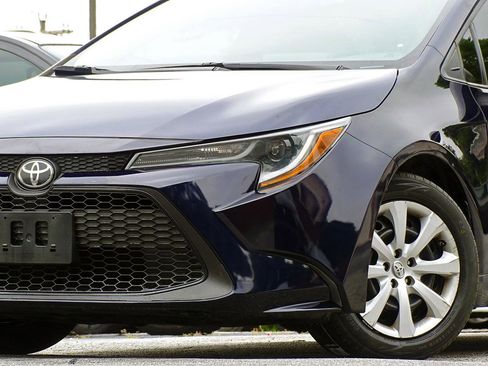 Used 2020 Toyota Corolla LE FWD image 5