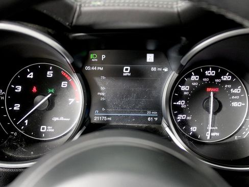 Used 2023 Alfa Romeo Stelvio Veloce image 8