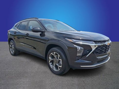 New 2026 Chevrolet Trax LT FWD image 2
