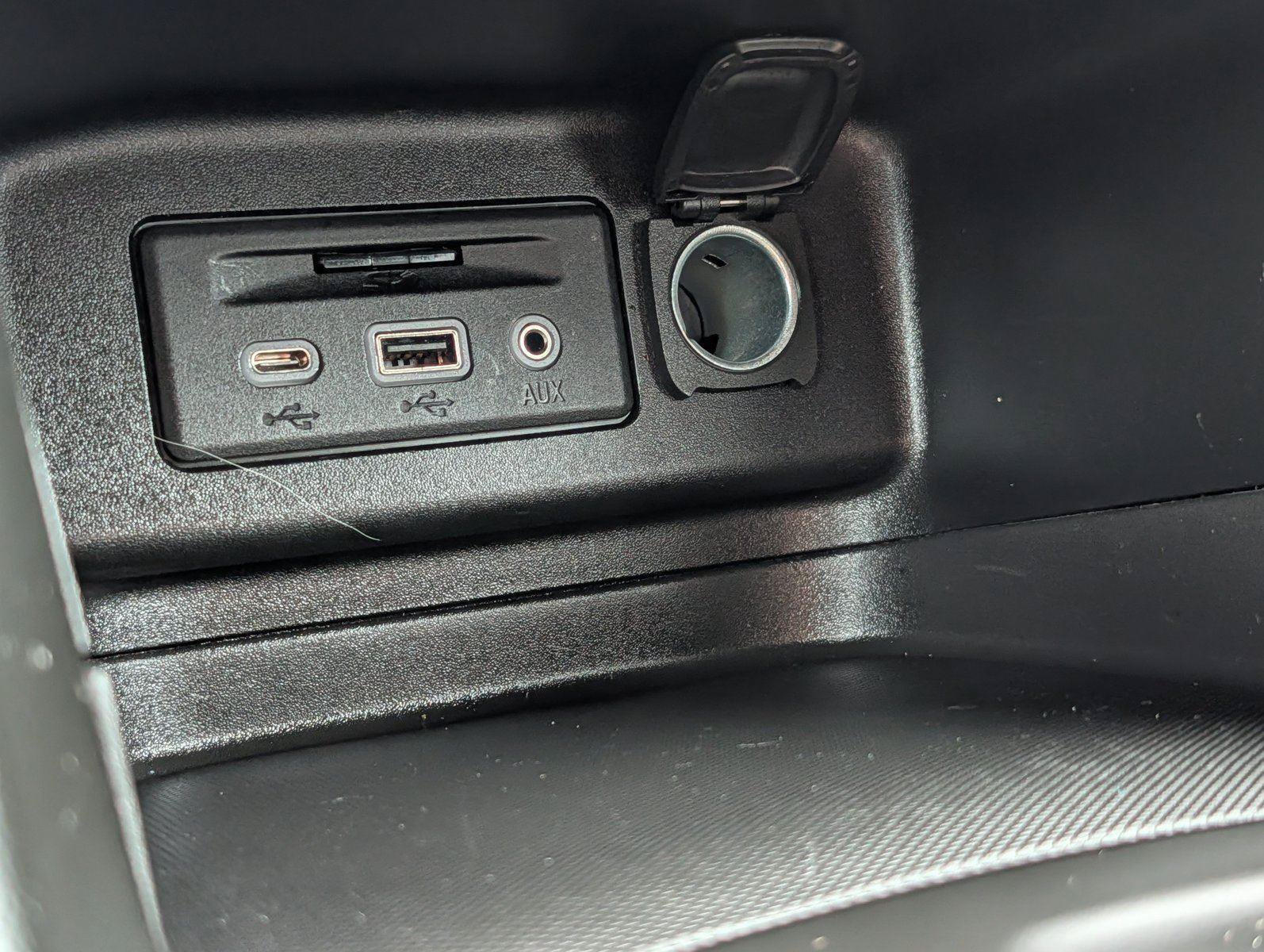 Certified 2022 Chevrolet Equinox RS w/ RS Leather Package FWD image 19
