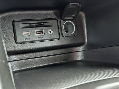 Used 2022 Chevrolet Equinox RS w/ RS Leather Package FWD image 19