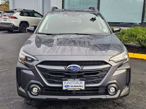 Used 2023 Subaru Outback Premium image 2